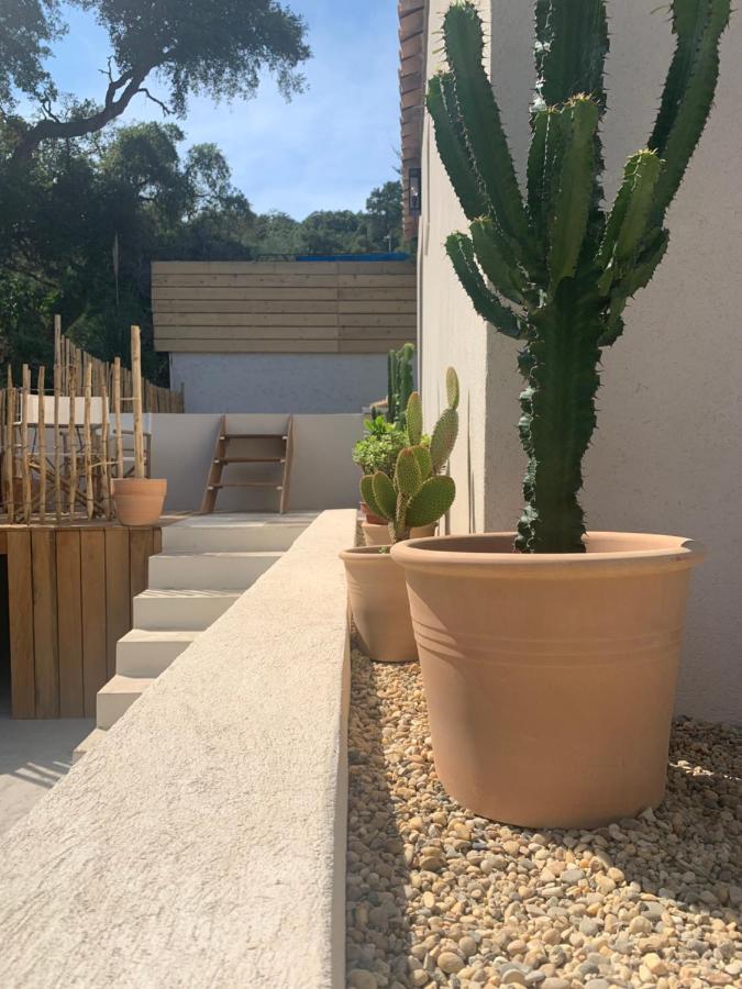 Le Cabanon De Val Bed & Breakfast Gassin Bagian luar foto