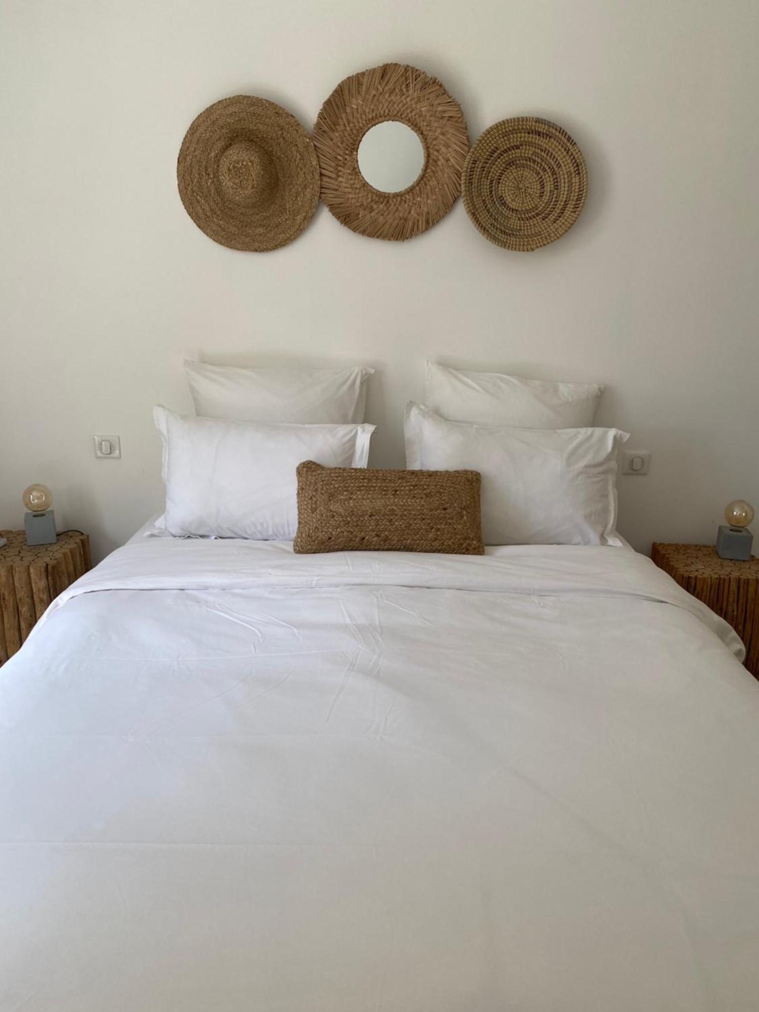Le Cabanon De Val Bed & Breakfast Gassin Bagian luar foto