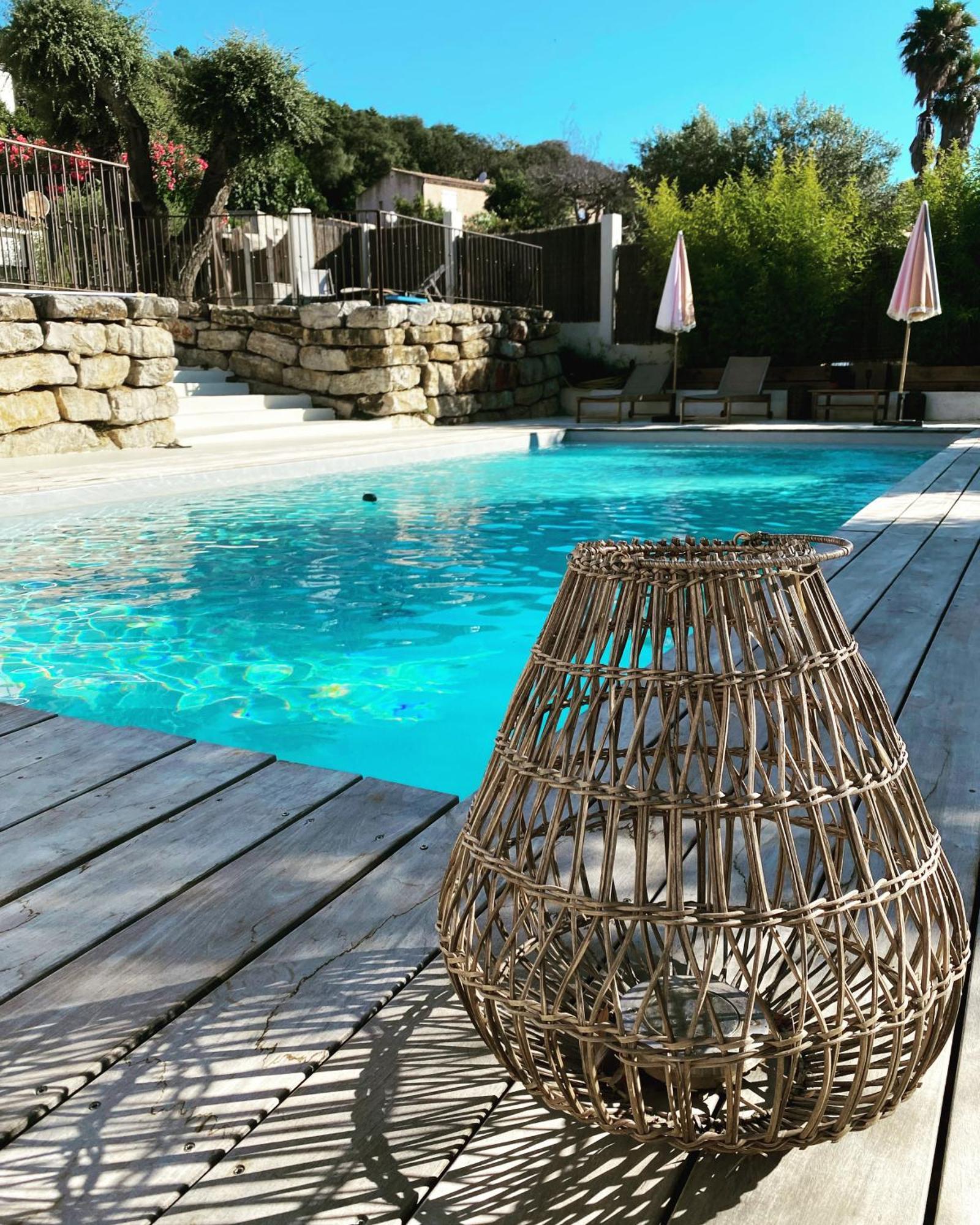 Le Cabanon De Val Bed & Breakfast Gassin Bagian luar foto